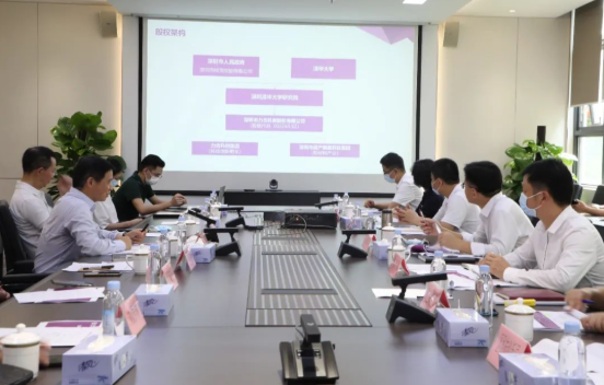 龙岗区委副书记、区长王策飞一行到u8国际调研
