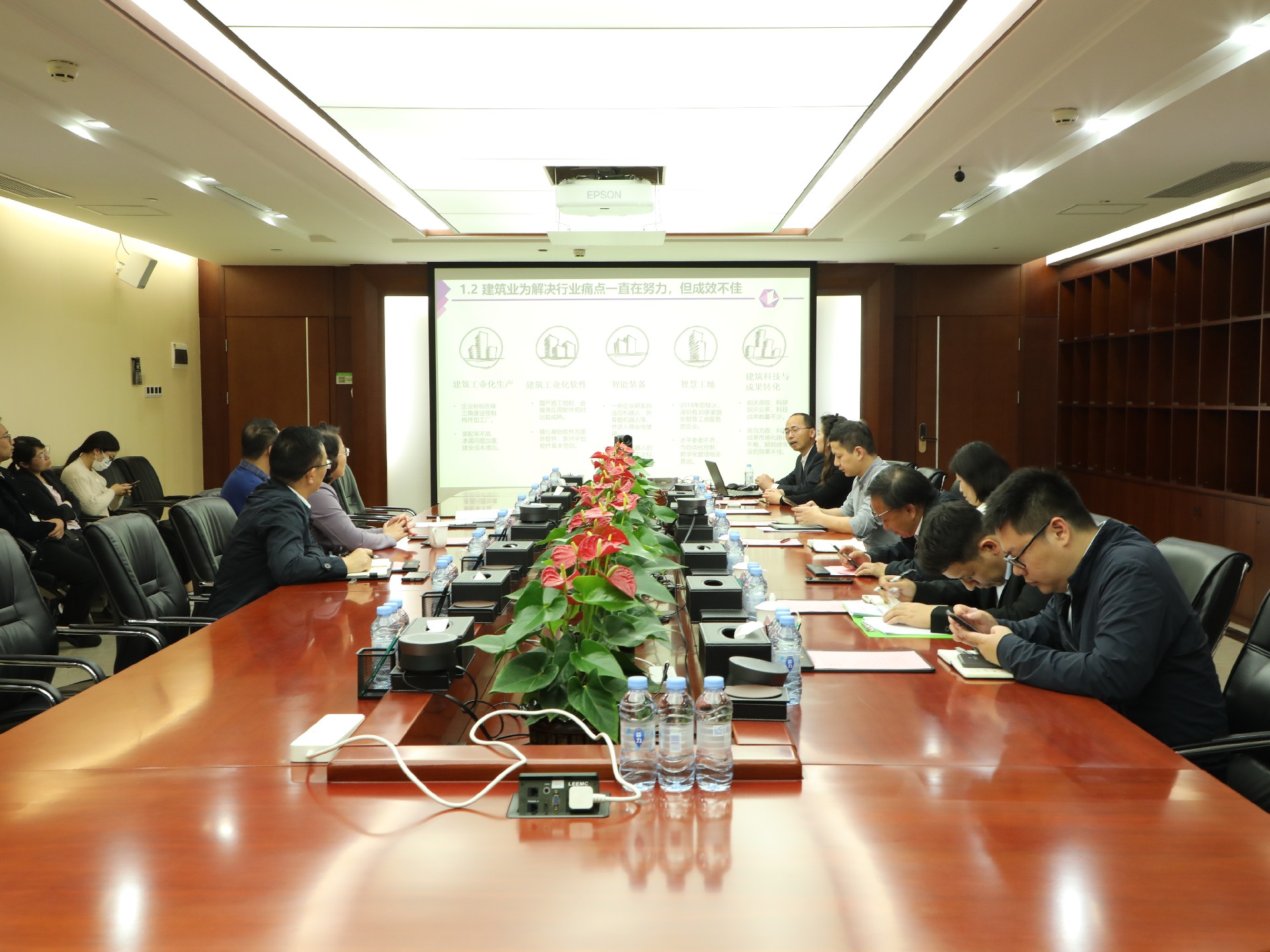 深圳市光明区副区长彭颖一行到访u8国际